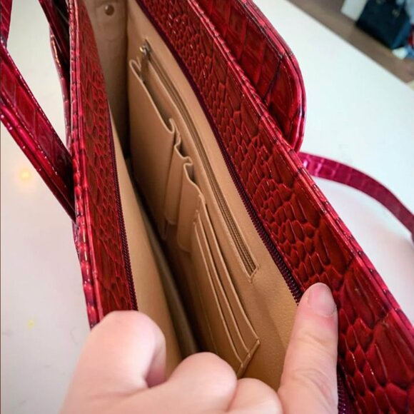 Vintage bold lipstick red vintage crocodile style laptop bag - Picture 6 of 8
